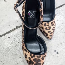Women's Leopard Print Pointed Toe High Heels With Ankle Strap