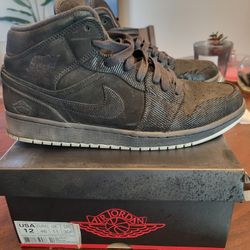 Jordan 1 Mid 