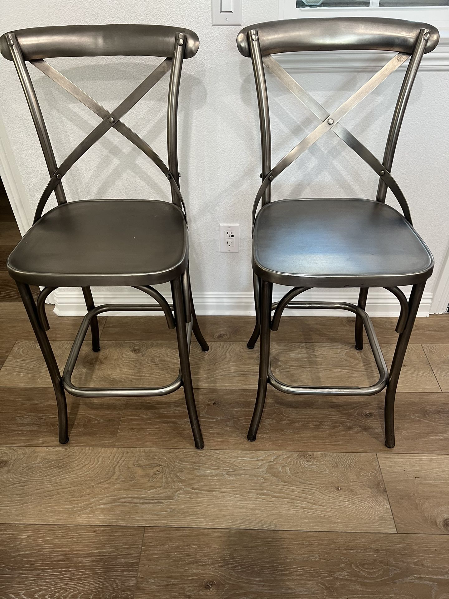 Metal Bar Stool - Counter Height