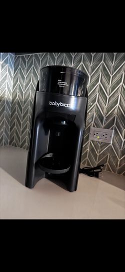 Baby Brezza Formula Pro Advanced WiFi Baby Formula Dispenser