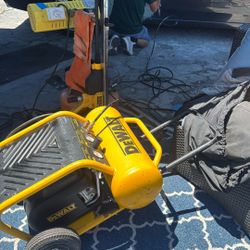 Dewalt Compressor 5.0 SCfFM 1.6 Hp