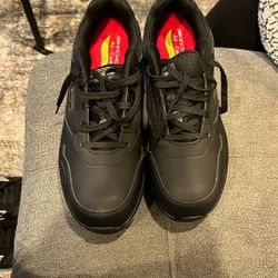 Sketchers Work Tennis Shoes Wity Steel Toe 