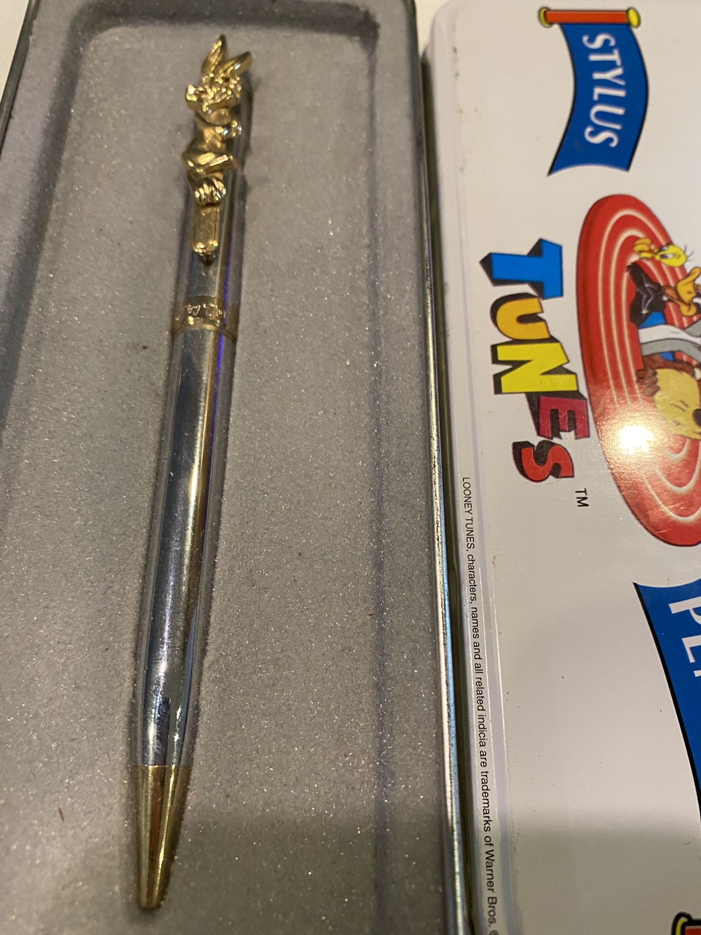 Rare bugs bunny pen