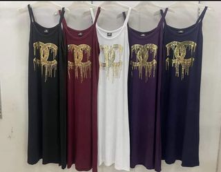 Dresses Fit Medium To Xl    Fabric Stretching  Too Much   The Price Is For Each  One 