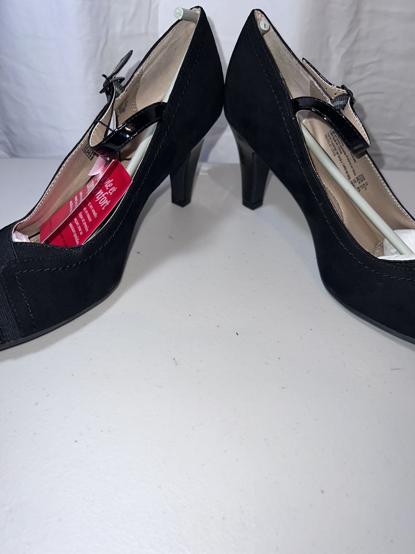 Woman’s Size 10 Black Suede High Heels Brand New