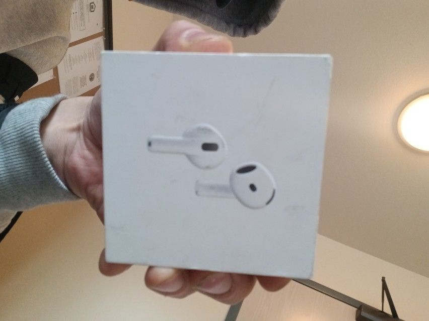 Brand New Air Pods 4 With Active Noise Cancelation