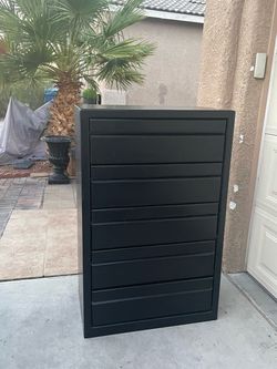 Dresser solid wood black excellent condition H50 W34 D19 Free delivery