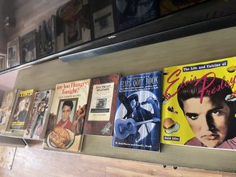 Lot of 7 vintage Elvis Presley books