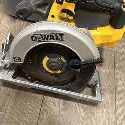 Dewalt Saw