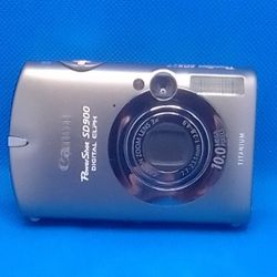 Canon PowerShot SD900