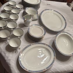 Beautiful Vintage Theodore Haviland Limoges France China Set