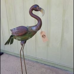 Metal Flamingo Garden Decor Statue