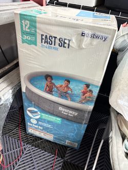 Bestway 12 FT Inflatable Pool - NEW