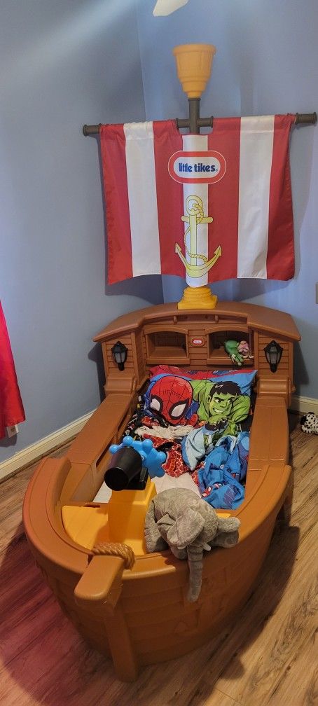 Little Tykes Pirate Ship Toddler Bed 