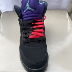 Jordan 5’s “Black Grape”