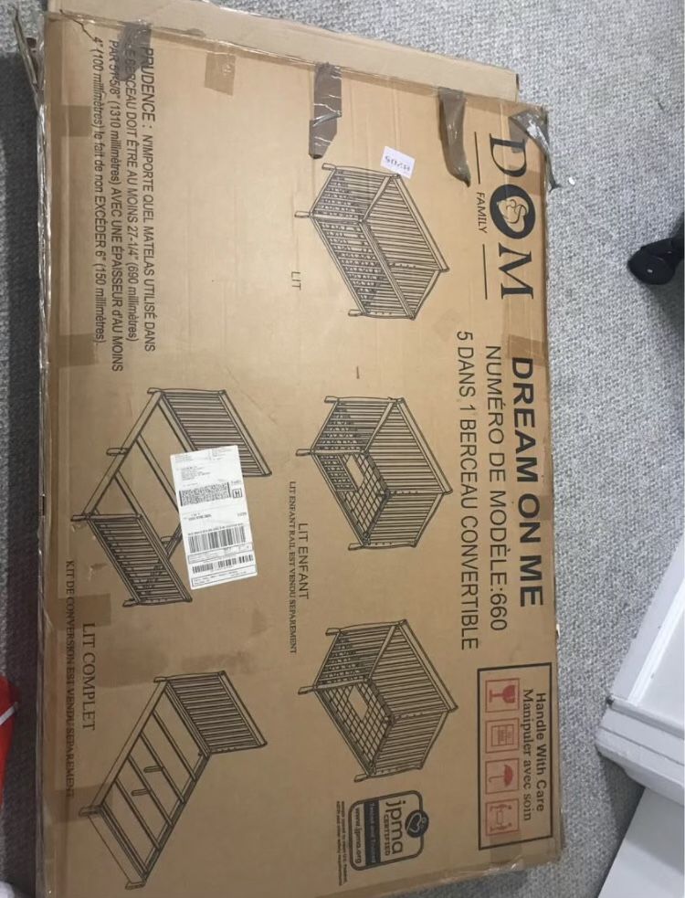 White Dream On Me Baby Crib