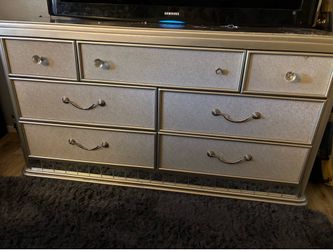 Dresser / Stand And or tv