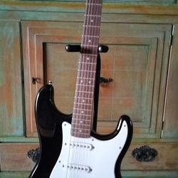 Fender Squier Standard Made In Indonesia With Bag 
