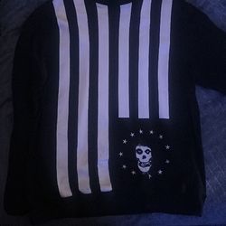 BLACK SCALE CREW SWEATER