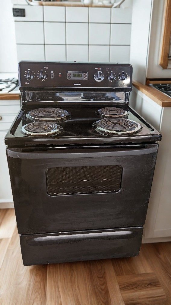 Black Hotpoint Electric Stove Range Oven - Can Deliver - Works Great