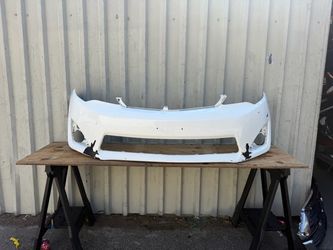 TOYOTA CAMRY XLE LE ( 2012 2013 2014 ) Front bumper cover used original OEM
