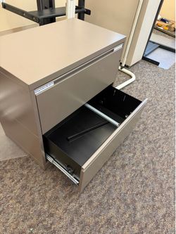 File cabinet, 2 drawer