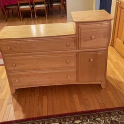 Dresser