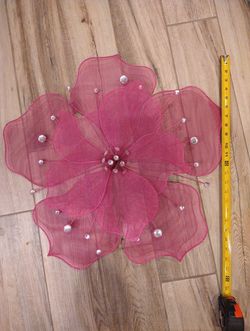Metal flower wall hanging 22”