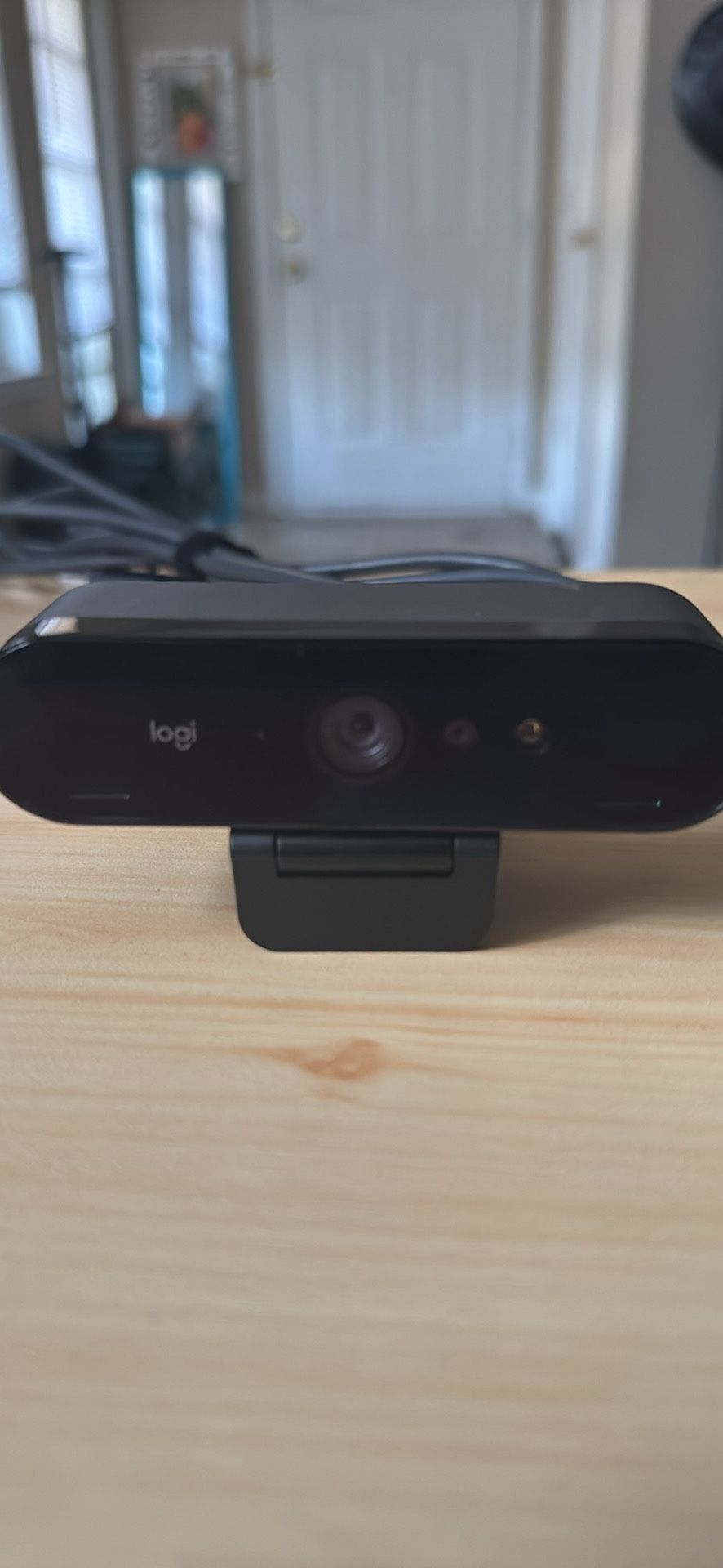 Logitech - 4K Pro 4096 x 2160 Webcam with Noise-Canceling Mic - Black
