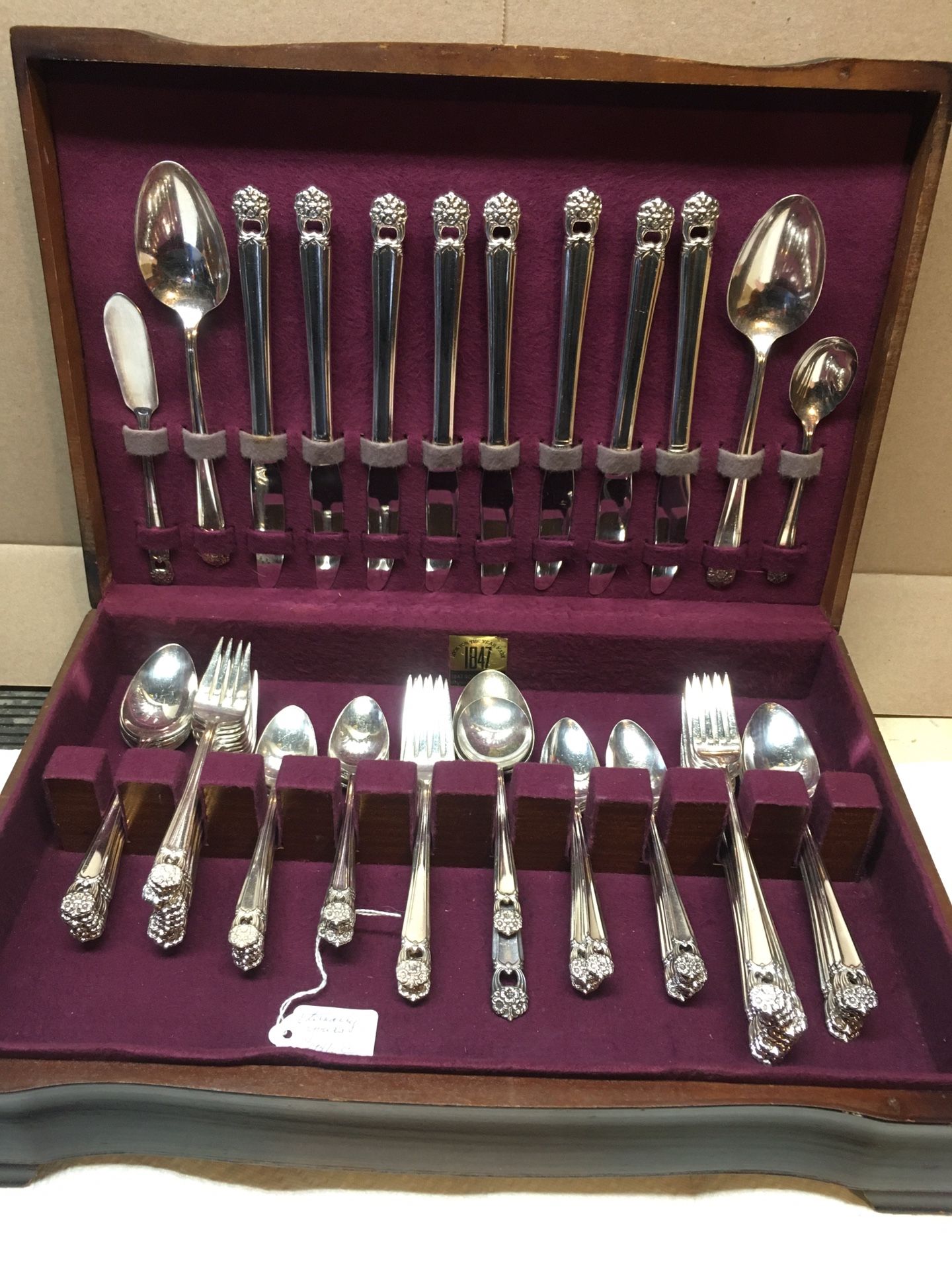 VINTAGE SILVERWARE ROGERS 1847 Set ETERNALLY YOURS 1941