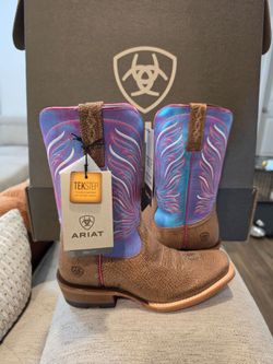 New Women's Ariat Boots Size 6.5