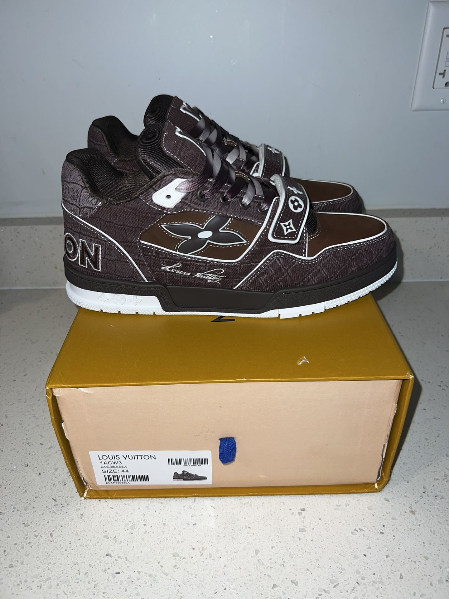 Louis Vuitton Sneakers Men’s Size 10 Brand New