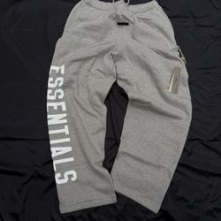 Essentials sweats/baggy