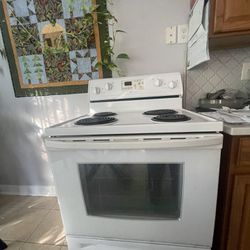 Whirlpool Electric Self Cleaning Oven And Whirlpool Microwave 