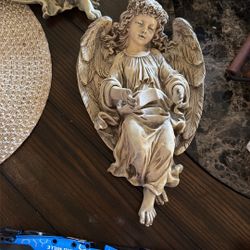 Angel candle holder