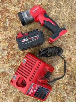 Milwaukee LED LIGHT M18 | 5.0 battery kit. ALL FOR $90.00