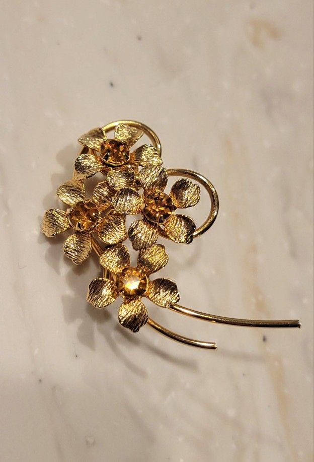 Two Tone Gold And Citrine Colored Stones Pin