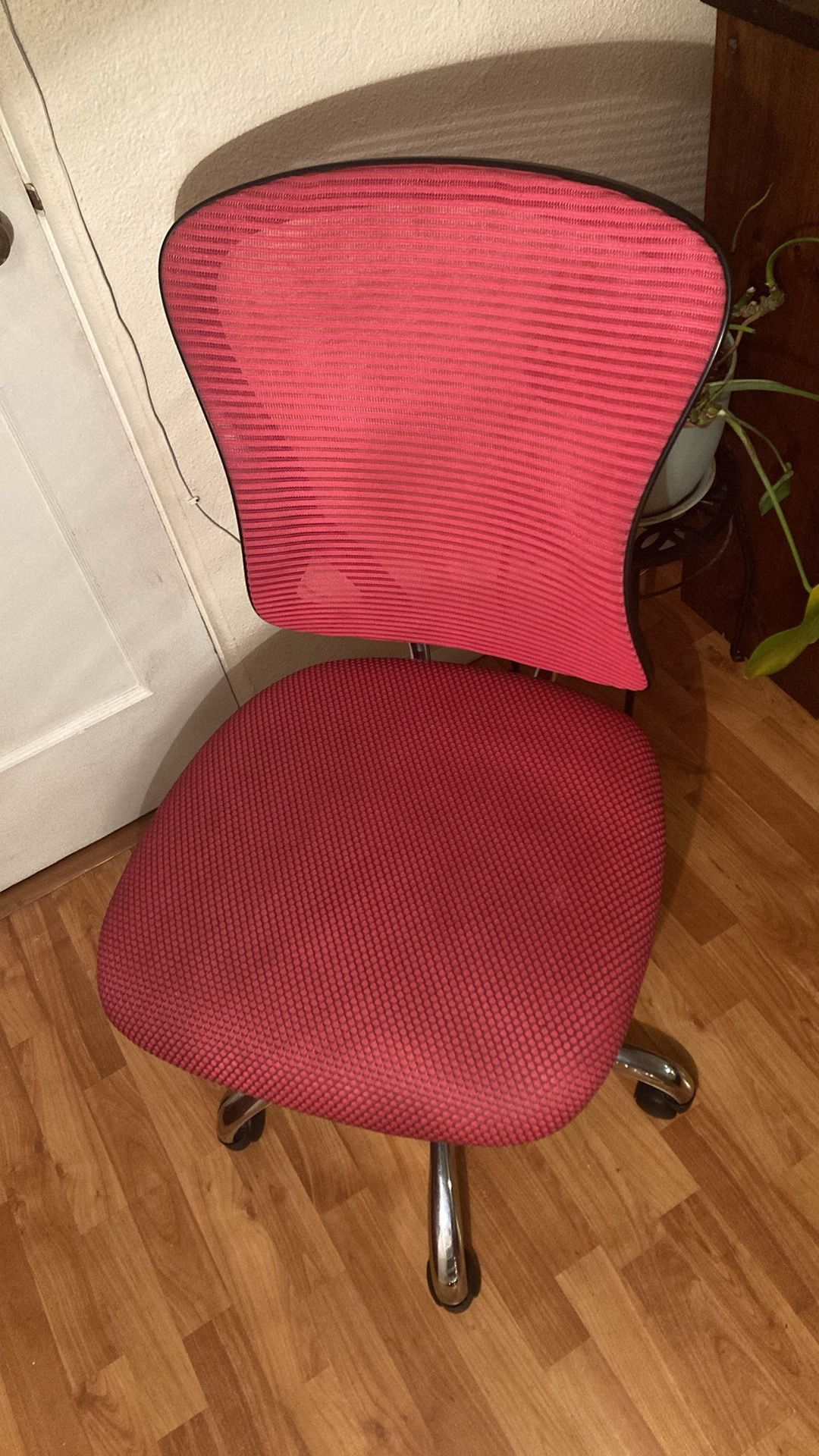 Hot Pink Office Chair