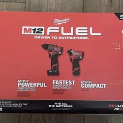 Milwaukee M12 FUEL Hammer Drill and Impact Driver Combo Kit w/2 Batteries, Charger and Bag . NEW.  NUEVO.