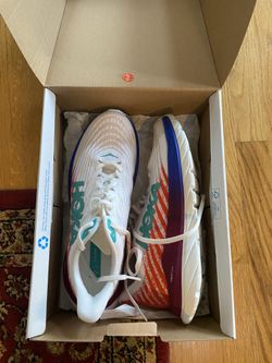 Hoka Women’s Match 5, Size 10B