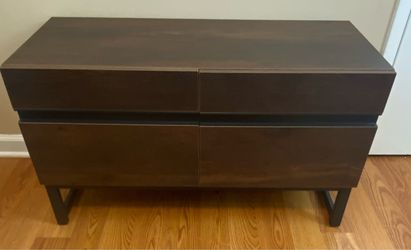 Wampat TV stand