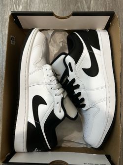 Air Jordan 1 Low black and white (size - 9.5) only $45! Excellent condition  Only 45!!