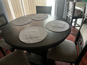 Dining room table 6 chairs