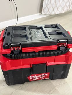 Milwaukee Packout vacuum