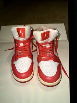Nike Air Jordan 1 Retro Sneakers Women’s 9 Mid Strawberries & Cream BQ6472-186