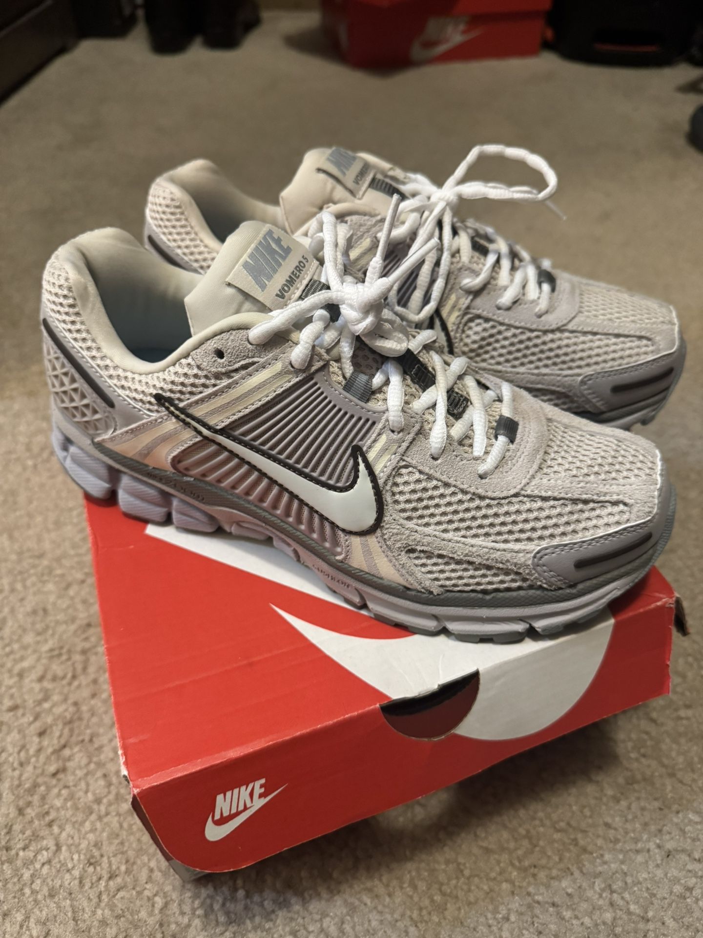 Nike Vomero 5 SE Light Orewood Brown Size 8M/9.5W