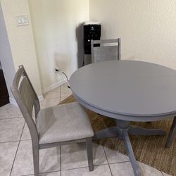 Dining table butterfly extension