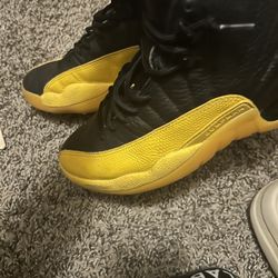 Jordan 12 University Gold