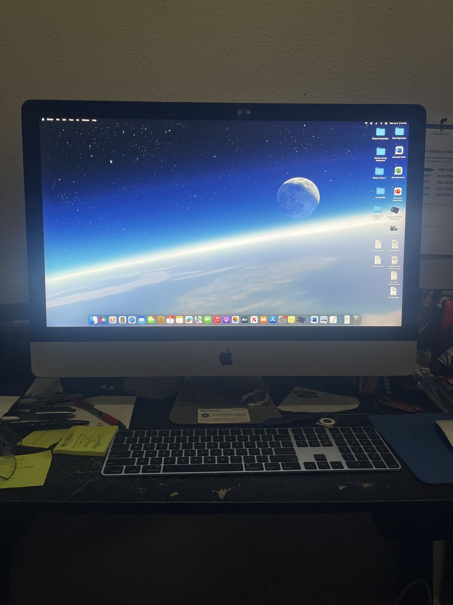 Apple iMac 2017 Model With 27” Screen. Wireless Printer