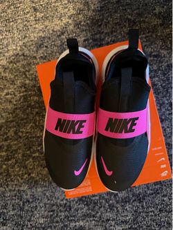Nike  slip ins  2.5 Y